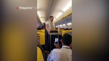 Tripulante de cabina sorprendió a los pasajeros con un impresionante baile