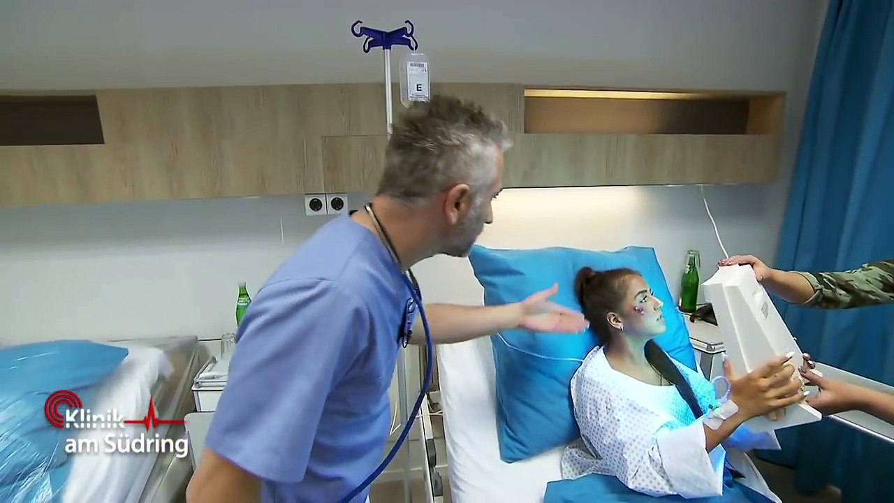 18-Jährige im Schönheitswahn: Süchtig nach Sonnenstudio! | Klinik am Südring | SAT.1 TV