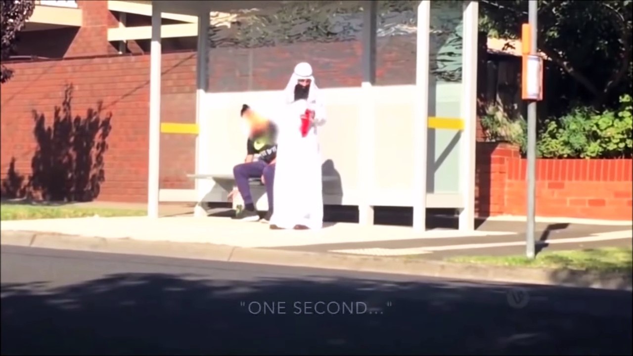MOST SAVAGE ARAB PUBLIC BOMB SCARE PRANKS ! -Fun Time