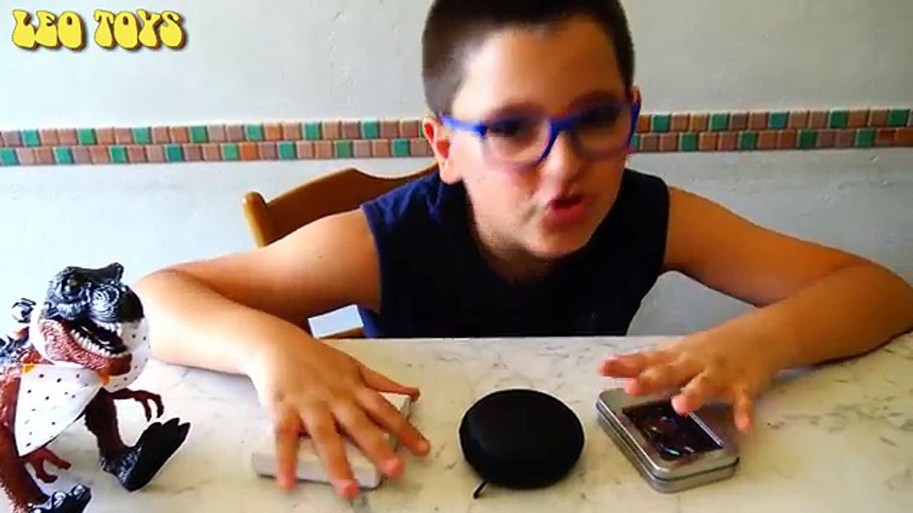 STRANI E COLORATI FIDGET SPINNER - Leo Toys