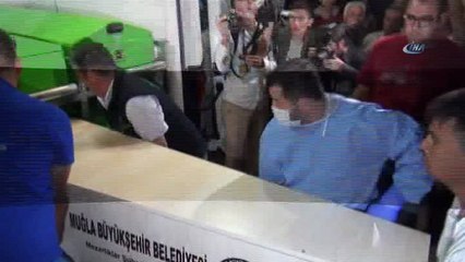 Tatile gelen iki İngiliz'in cesetleri çadırda bulundu