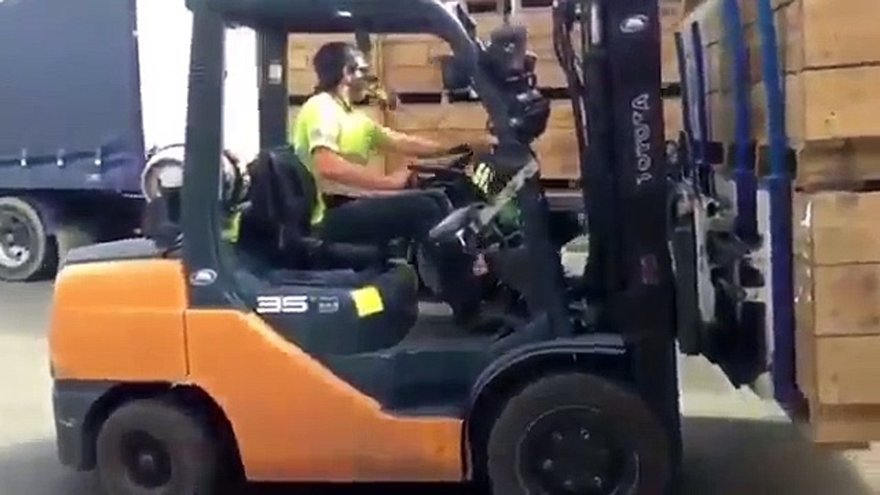 Amazing fast worker on duty....!!!!!