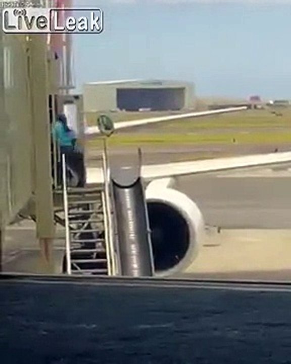 Pourquoi ma valise est abimée ? parce que le personnel ne l'aime pas