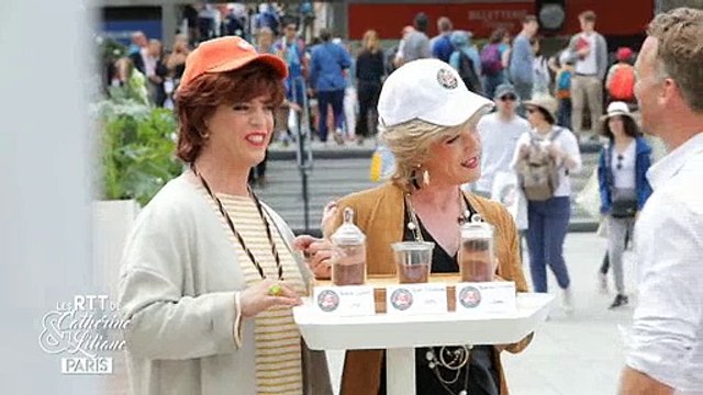 Catherine et Liliane tentent d'arnaquer les visiteurs de Roland Garros... sans succès ! Regardez