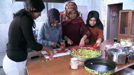 Yaşlıların iftar sofralarını şenlendiriyorlar  - GÜMÜŞHANE