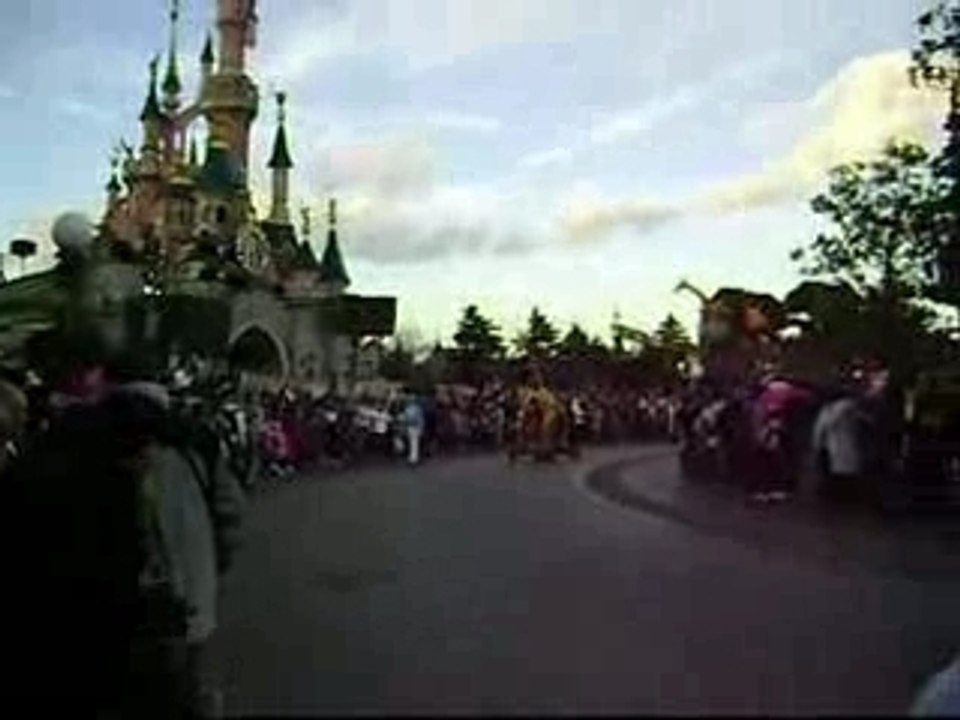 Parade disneyland paris noel entière