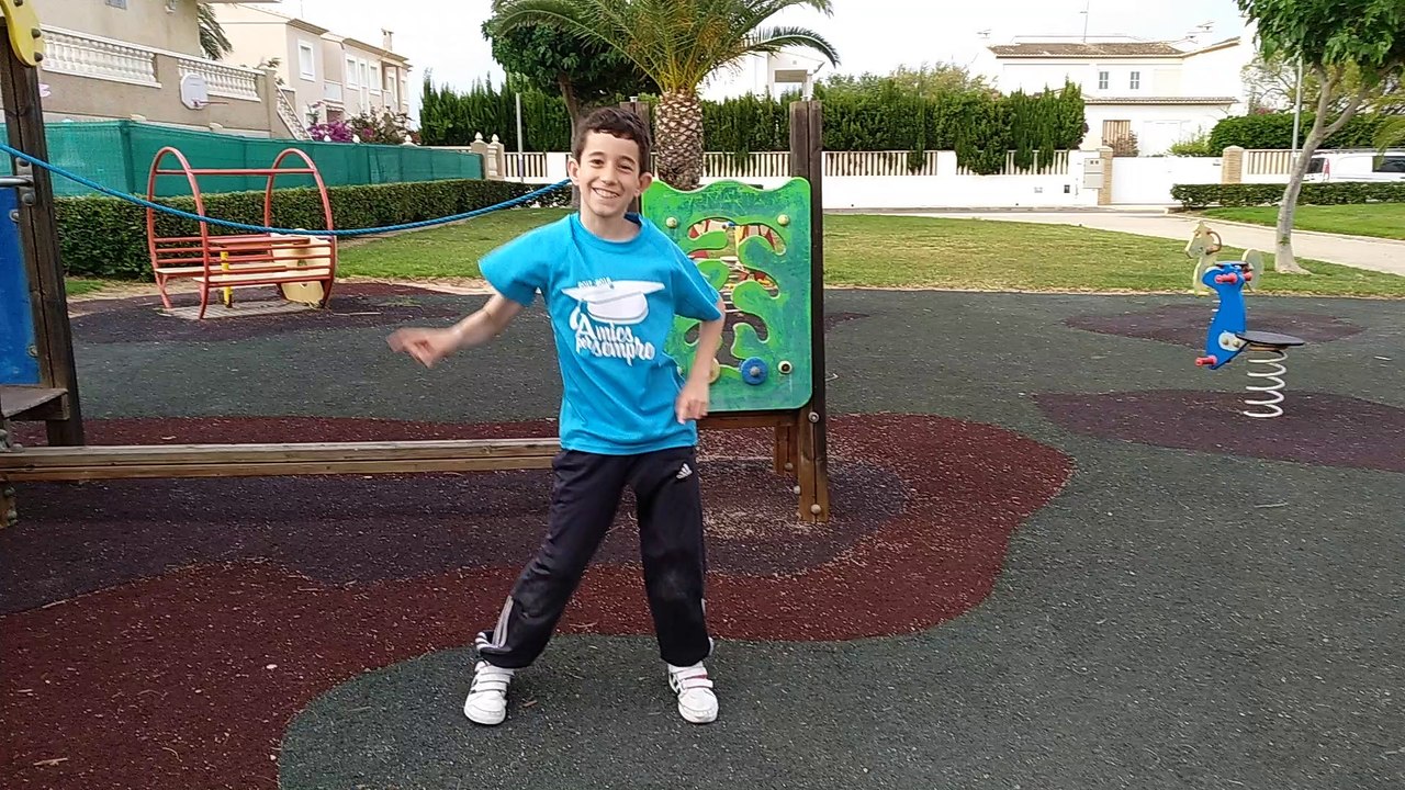 Joan Bailando