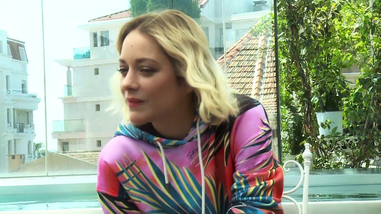 En coulisses avec Marion Cotillard et Vanessa F...