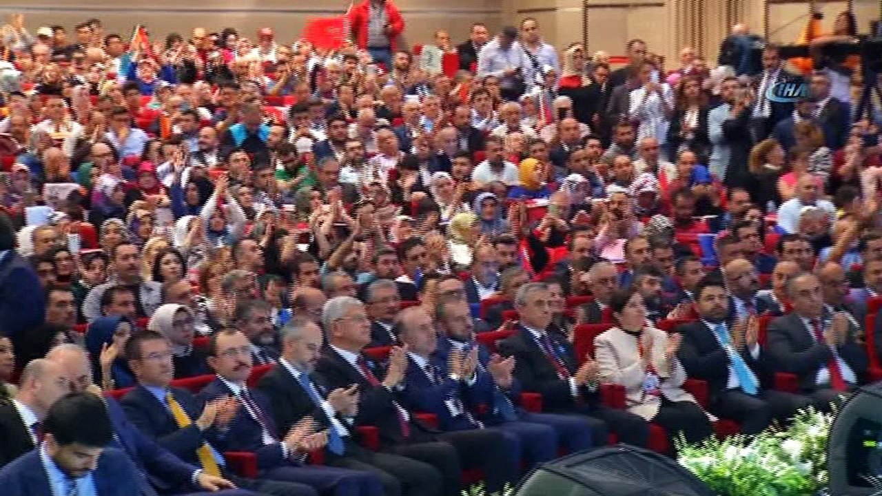 Cumhurbaşkanı Erdoğan: 'Sayın İnce sana bir nasihatte bulunayım. Atatürk Havalimanı boşalınca da burayı İstanbul’a yakışır bir millet bahçesi haline getireceğiz. Sen buna da karşı çıkarsın ama milletim zaten sandıkta sana gereğini