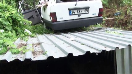 Üsküdar’da Feci Kaza: Otomobil Metrelerce Aşağı Uçtu, 2 Yaralı