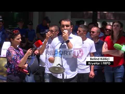 ‘Xhafaj ik’/ Të rinjtë demokratë dhe LRI protestë 40' para Ministrisë së Brendshme, qëllojnë me vezë