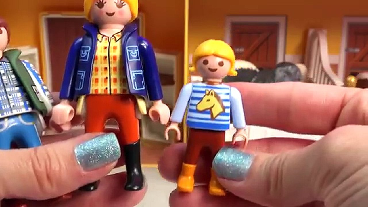 Playmobil Country Take Along Family Horse Stable Barn Farm with Playdoh Fun 5348 Toy Review Unboxing