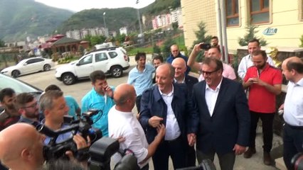 Muharrem İnce, Artvin'de öğretmenlik mesleğine başladığı okulu gezdi