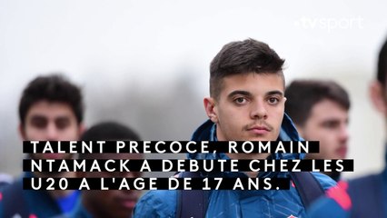 Qui Est Romain Ntamack, Le Chef D'orchestre Du XV De France U20 - HIRES.mp4