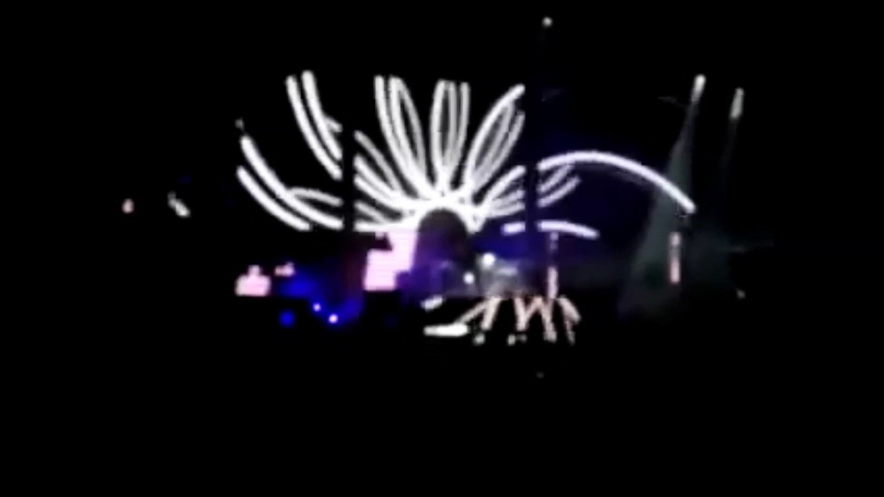 Muse - New Born (clip), Supreme Court Gardens, Perth, WA, Australia  11/10/2007