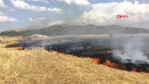 Gaziantep Nurdağı'nda 50 Dönüm Ekili Buğday ile Bin 50 Dönüm Anız Yandı