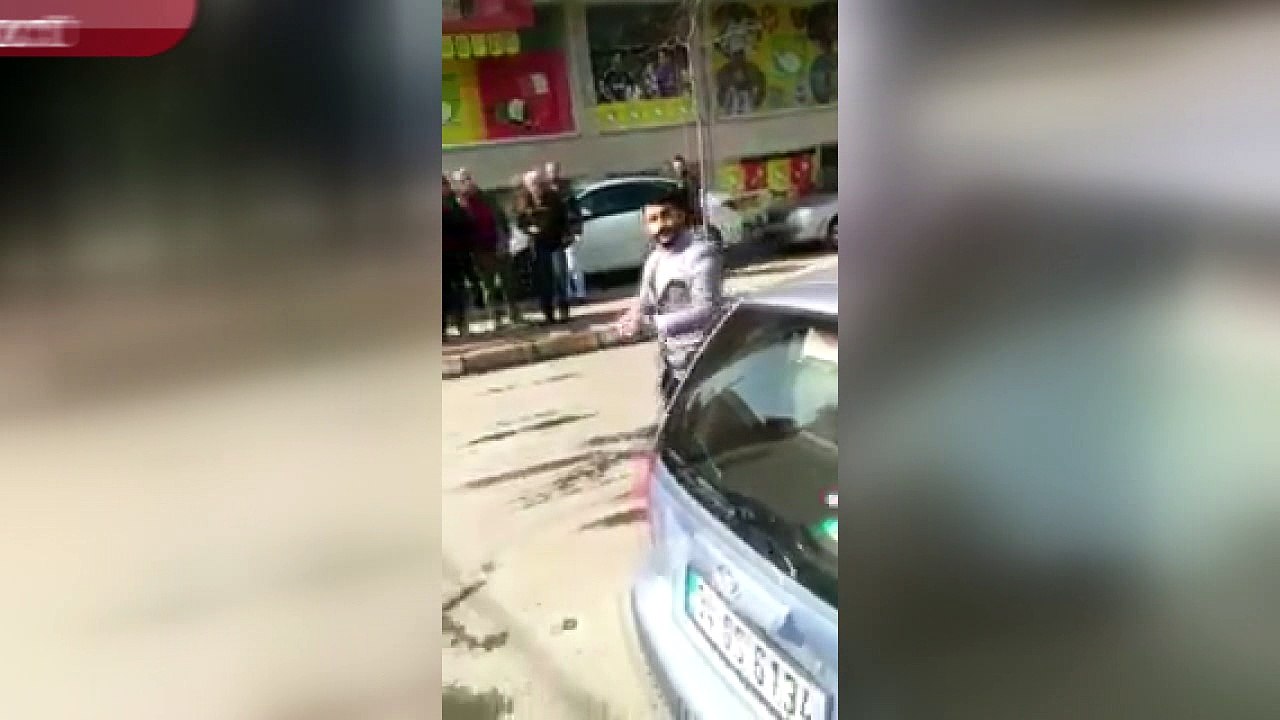 AKP Gençlik Kolları Başkanı olduğu iddia edilen kişiden polise tokat