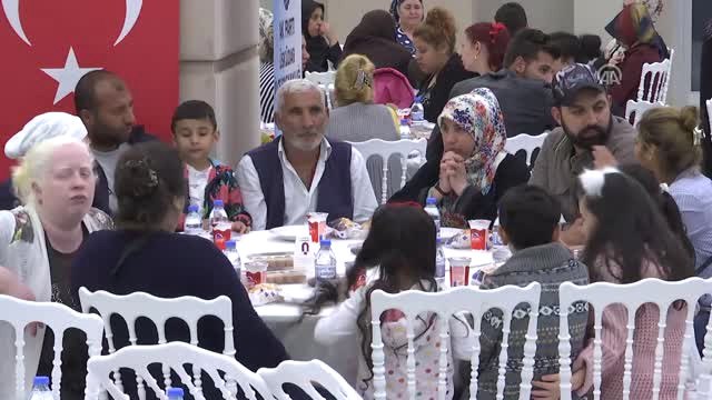 Bakan Albayrak Vatandaşlarla Bir Araya Geldi - İstanbul