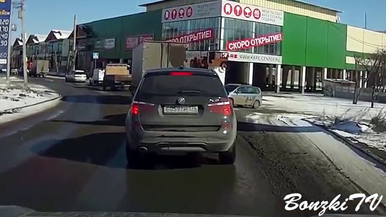 Ultimate Idiot Funny Driving Fails, Epic Crazy Drivers Fails And Crashes 2017