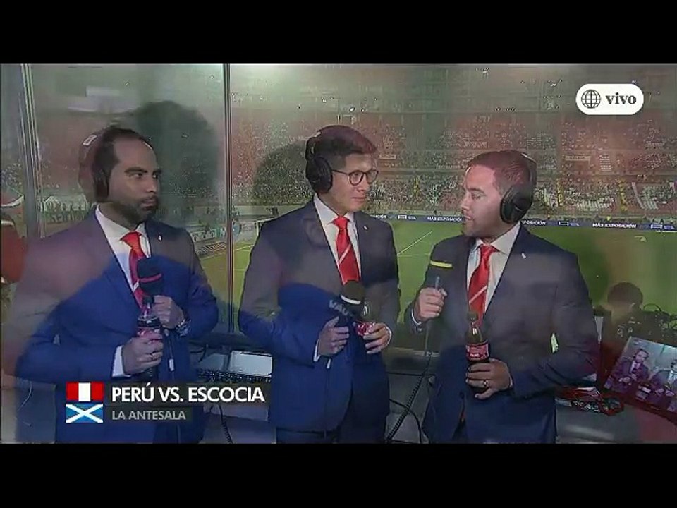 Jugadores de Escocia quedan sorprendidos con la fiesta que arma la hinchada en el Estadio Nacional