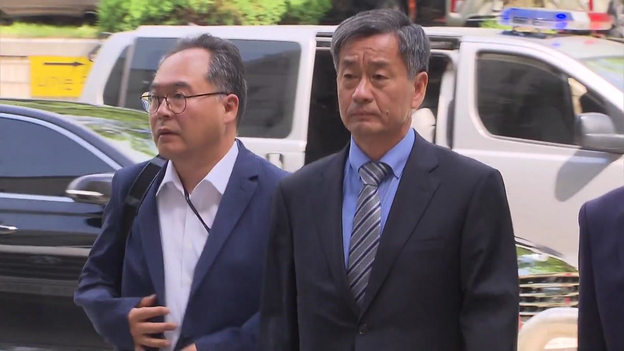 '권양숙 여사 등 불법사찰' 이종명 前 국정원 3차장 오늘 구속 여부 결정 / YTN