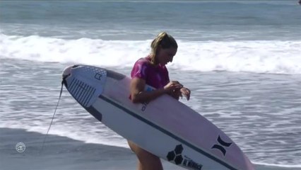 Les meilleurs moments de la série de L. Peterson et C. Henrique (Corona Bali Women's Pro) - Adrénaline - Surf
