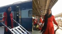 Jaipur Railway station gets its first ever female coolie | Oneindia News