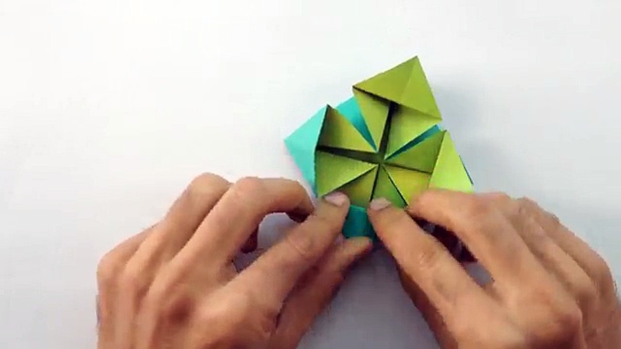 Heart Photo / Picture Frame for Valentines Day - DIY Origami Tutorial by Paper Folds ❤️