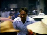 Good Morning, Vietnam - Bande-annonce : Découvrez la comédie dramatique mettant en vedette Robin Williams dans le rôle mémorable d'Adrian Cronauer avec la bande-annonce de 'Good Morning, Vietnam' !