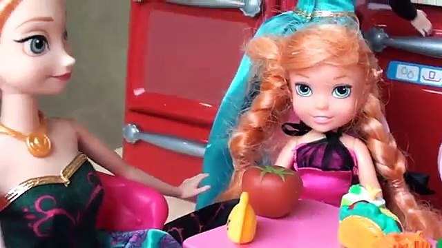 Elsia and Annia Toddlers Funny Twins Lunch Time - Stories with Toys and Dolls