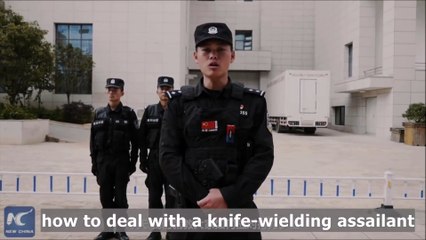 La police chinoise partage sa brillante idée pour aider les gens à faire face aux attaques au couteau