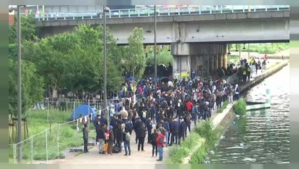 Fransız polisi Paris'te göçmen kampını dağıttı