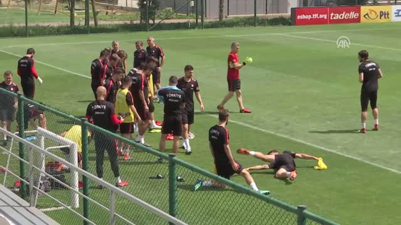 A Milli Futbol Takımı'nda Tunus Maçı Hazırlıkları