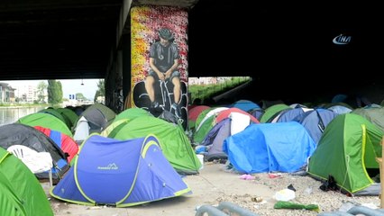 - Paris’teki En Büyük Sığınmacı Kampı Boşaltıldı