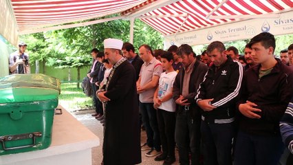 İnşaattan düşen çocuğun cenazesi toprağa verildi - SİVAS