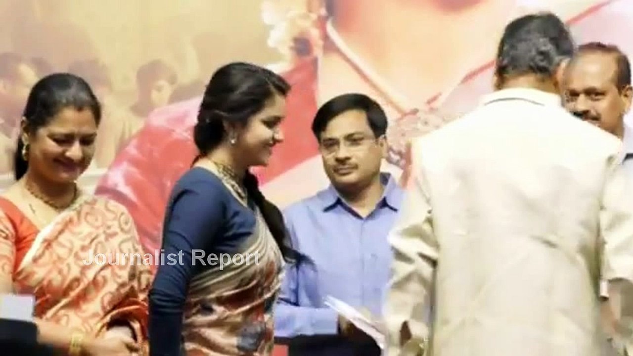 CM Chandrababu Naidu with the Mahanati movie crew