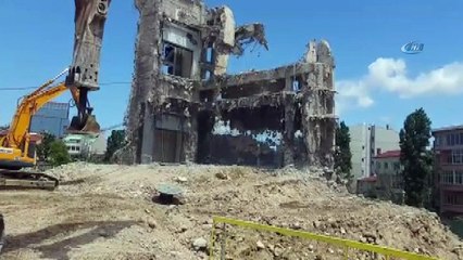 - Atatürk Kültür Merkezi’nin yıkımında son duvar yıkıldı