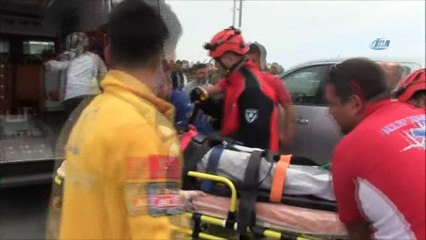 Kırmızı ışıkta bekleyen TIR'ın altına girdi: 1 ölü