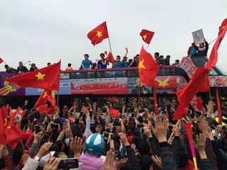 [TRỰC TIẾP] U23 Việt Nam Trở Về Trong Sự Chào Đón Nồng Nhiệt Của Người Thân Và Người Hâm Mộ
