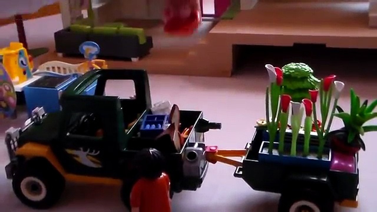Playmobil Les Nouveaux Voisins Sinstallent dans la Maison Moderne 5574