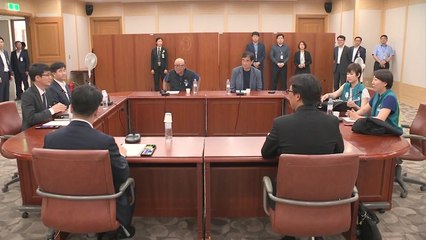 KTX 해고 승무원 "법원이 나서서 재심해달라" / YTN