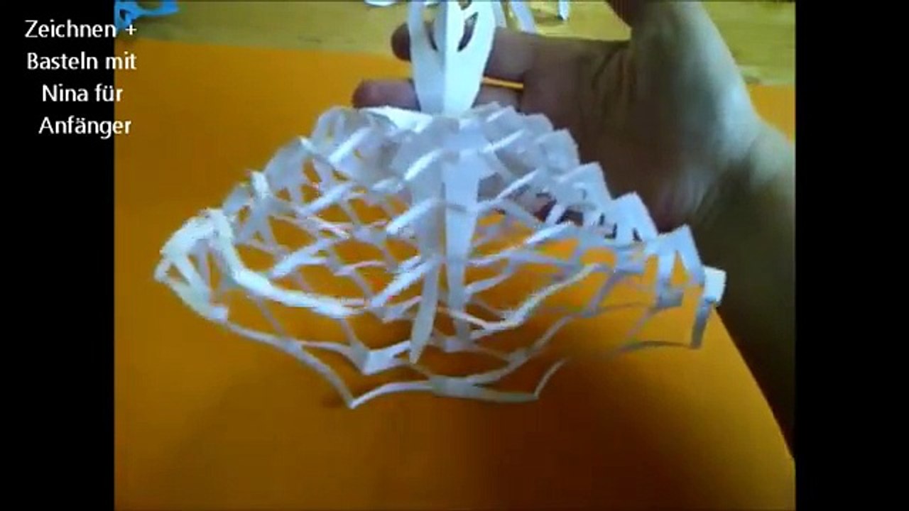 Tanzende Ballerina aus Papier. Video-Tutorial Weihnachtsdeko selber machen