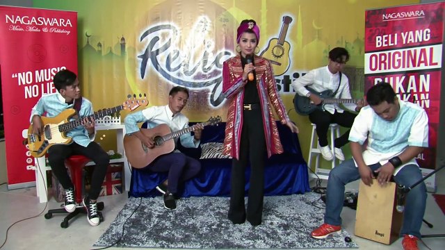 Ternyata Hari Pertama Buka Puasa Fitri Carlina Bukan Dengan Suami (Religikustik with NAGASWARA)