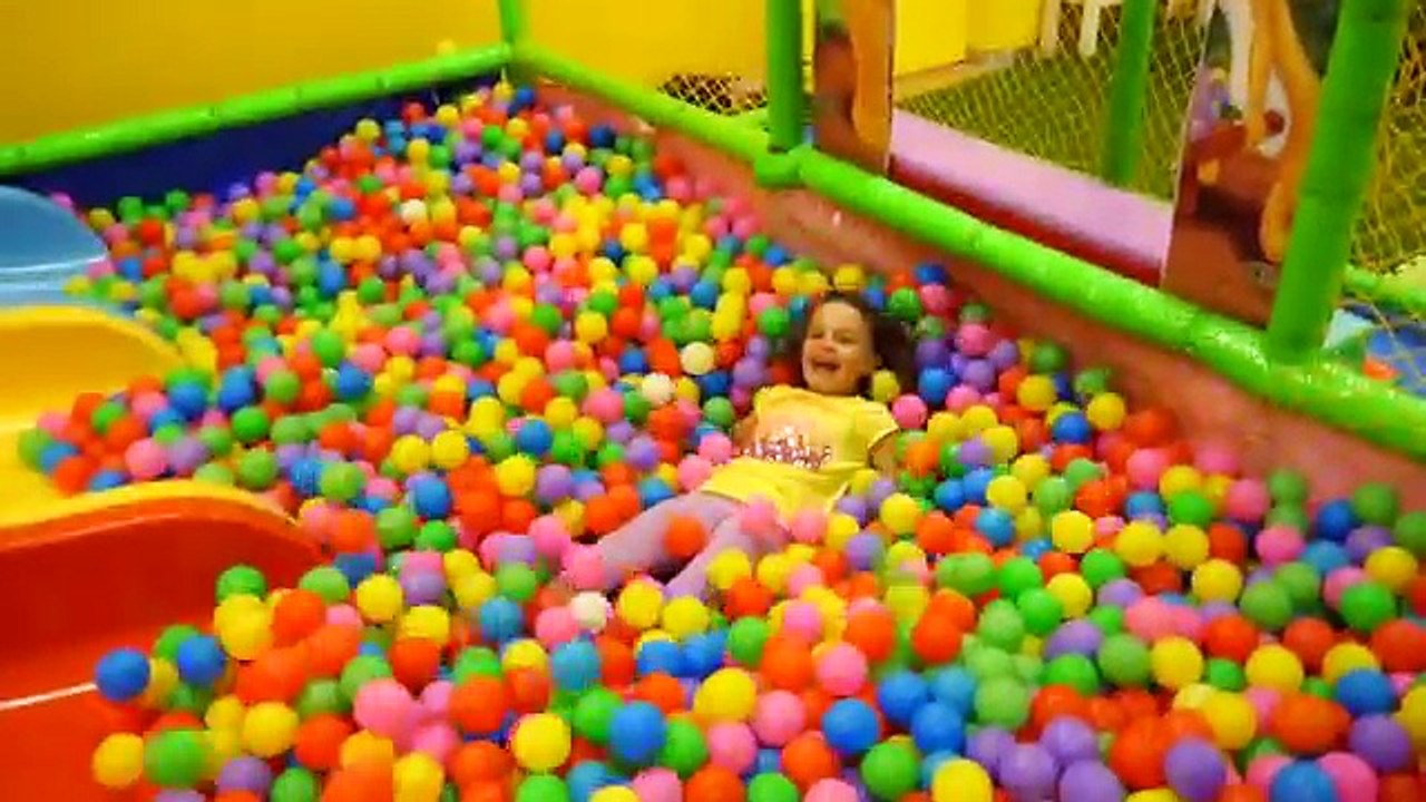 Indoor Playground Family Fun for Children, huge toy castle fun for kids ...