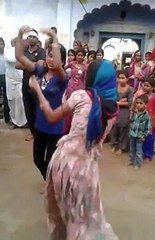 इस छोरी ने ऐसा किया डांस की शहर के लड़के देखते रह