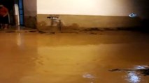 Aşırı yağın nedeniyle dereler taştı, 3 mahalle sular altında kaldı