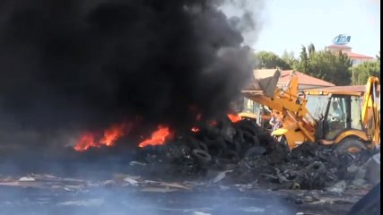Tekirdağ'da On Binlerce Lastik Cayır Cayır Yandı