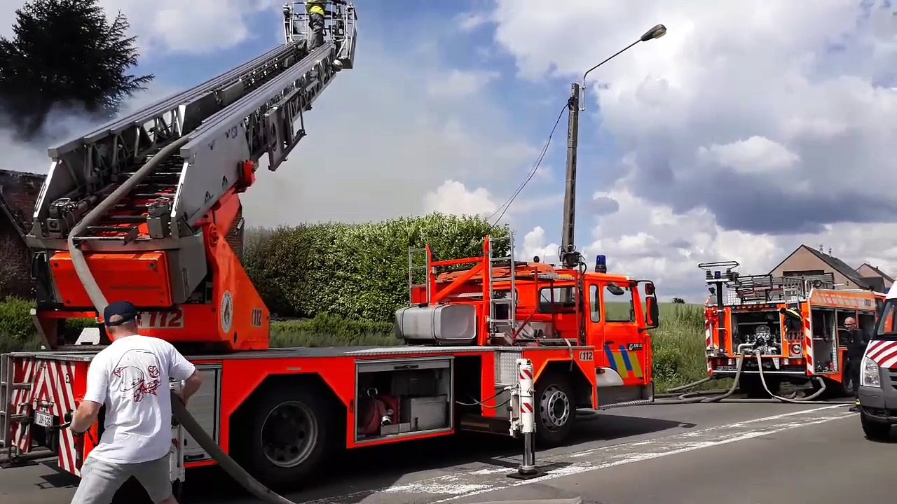Un incendie a complètement détruit une maison d...
