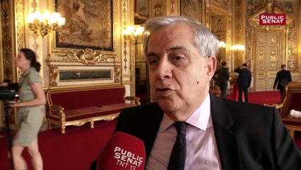 ". L’expression est malheureuse car je ne pense que les migrants fassent du benchmarking. En revanche, les passeurs eux savent" selon Roger Karoutchi