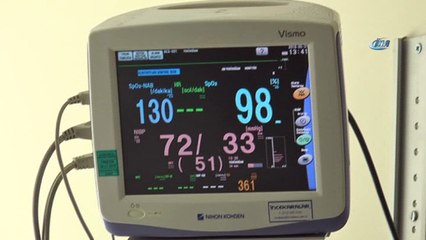 Ölen annesinin karnından çıkarılan 8 aylık bebek 4 doktor sayesinde hayata tutundu